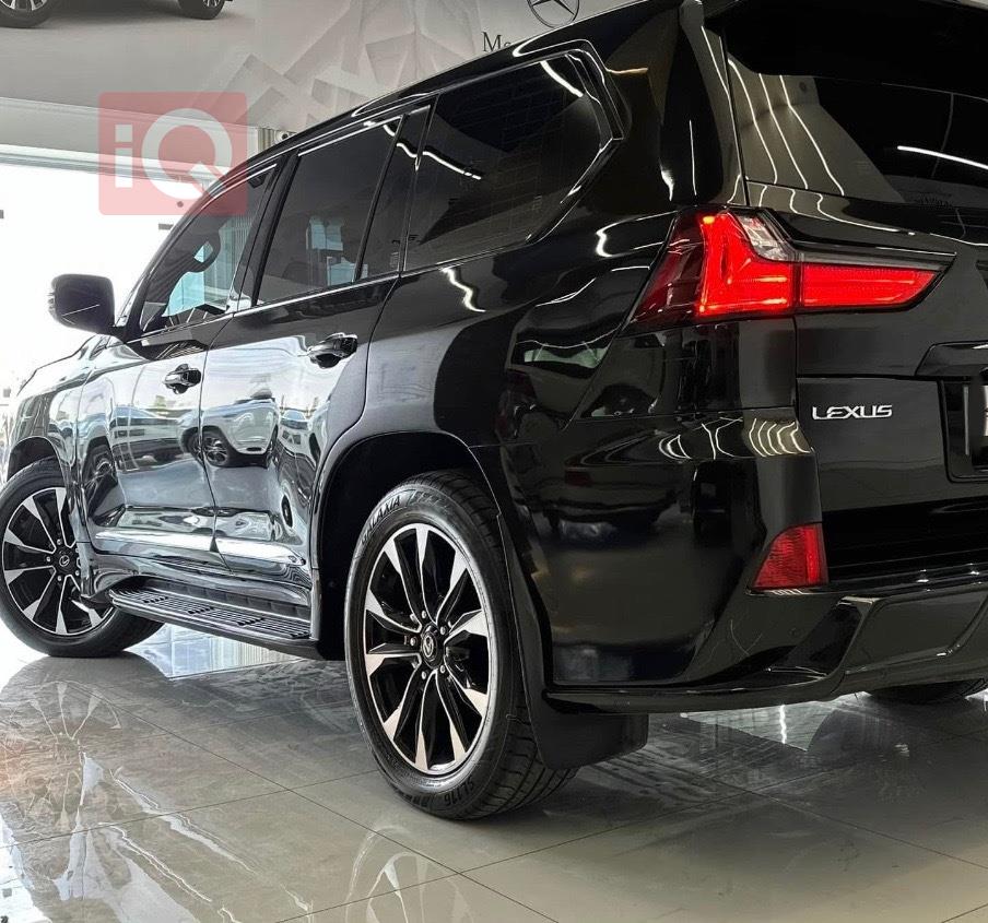 Lexus LX